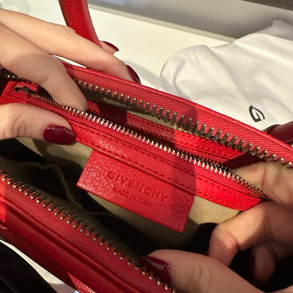 AUTHENTIC GIVENCHY 'ANTIGONA' BAG (MEDIUM) in RED LEATHER ❤️ - Picture 6 of 13
